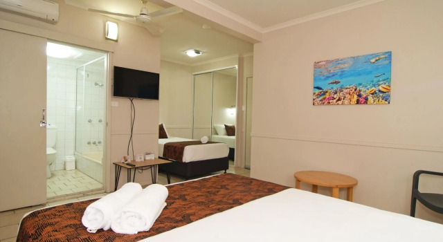 Comfort Inn Cairns City, Забронировать Отель Бизнес-отели Кэрнс, рядом с Главный офис центра изучения дикой природы ZOO To You, 4* 5*