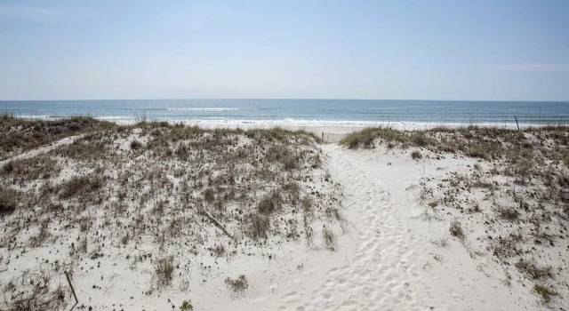 Sandy Castle Beach Home 4 Bedrooms 3 Bathrooms Home, Varaa Lomakoti Huvilat kohteessa Alabama, Villa