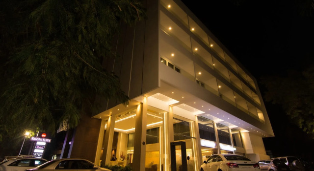 Roopa Elite, Book Hotel Hoteller i Mysore med parkering, Parkering