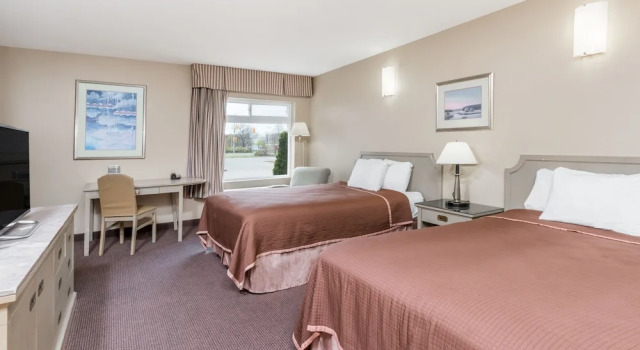 Четырёхместный люкс London Travel Inn
