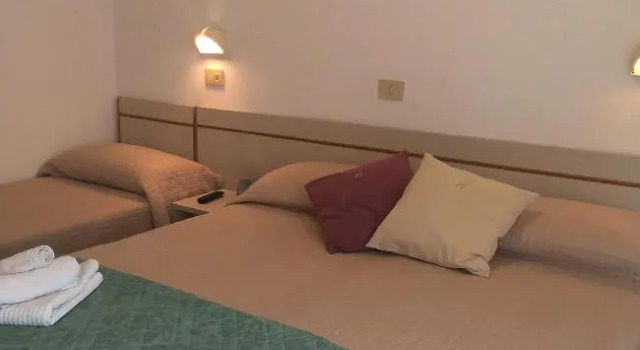 Трёхместный номер Standard Hotel Alcazar