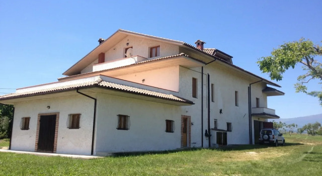 Le Terre D'Abruzzo, Réserver Hôtel Hôtels à Alanno avec parking, Parking