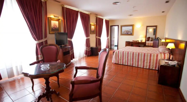 Полулюкс Hotel Florida