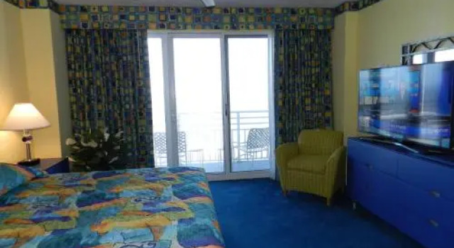 Ocean Walk Resort 2 BR 1401, Забронировать Курортный отель Отели Дейтона-Бич с парковкой, рядом с Базилика Святого Димитрия, Парковка
