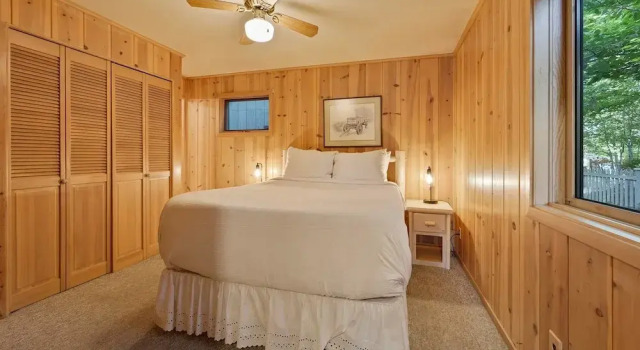 Mirror Pond 2 Bedroom Bungalow by RedAwning, Prenota Casa vacanze Bend 