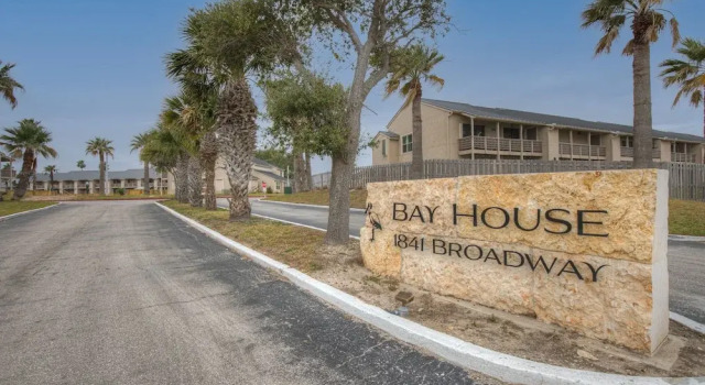 Fishermans Friend! - Coastal Condo - Views Await!, Book Hotel Hoteller i Rockport med pool, Swimmingpool