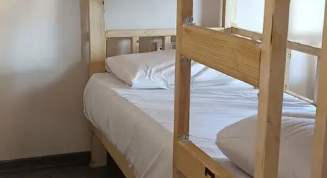 Кровать в общем номере Armis Hostel