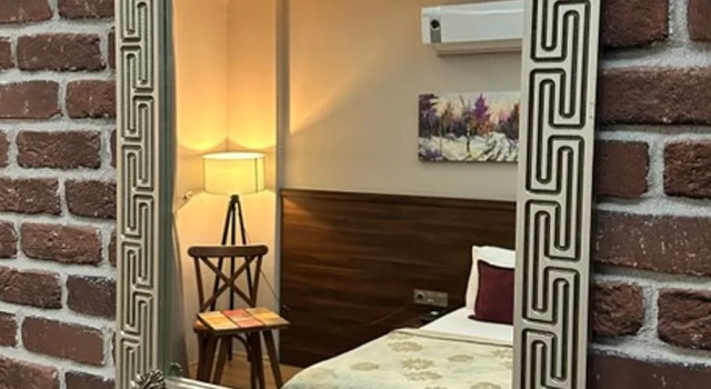 Grand Deluxe Hotel