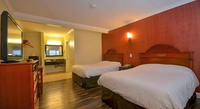 Номер Deluxe Hollywood City Inn