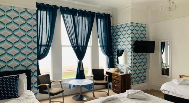 Four Oaks Hotel, Забронировать Отель Бизнес-отели Лландидно, рядом с Плавательный центр Лландадно, 4* 5*