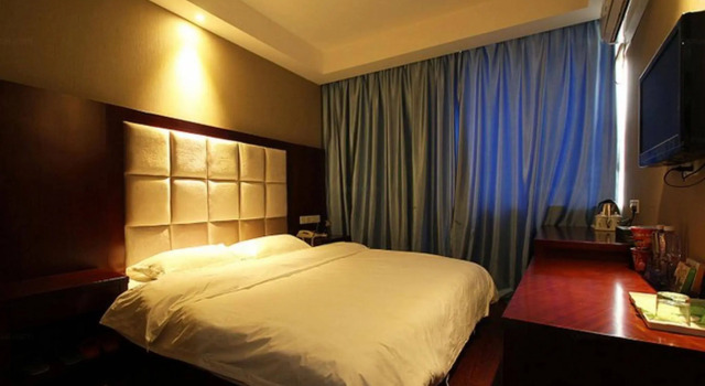 Guilin Hotel Chain Guests 0746
