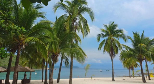 Номер Deluxe Sanya LUHUITOU Resort & Spa