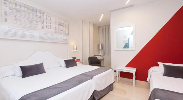 Трёхместный номер Standard Hotel Carlos V