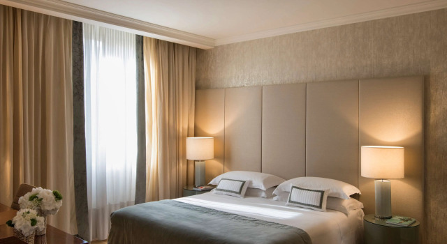 Двухместный номер Deluxe Duomo View Rosa Grand Milano - Starhotels Collezione