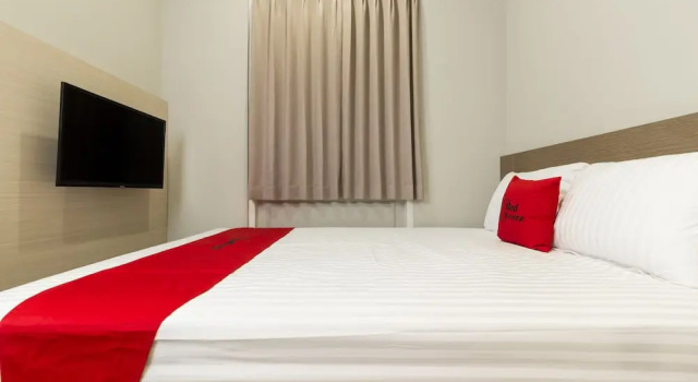 RedDoorz Plus @ Patal Senayan
