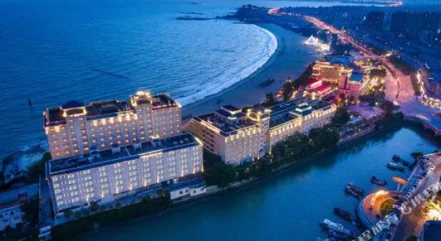 Люкс West Gulf Holiday Hotel