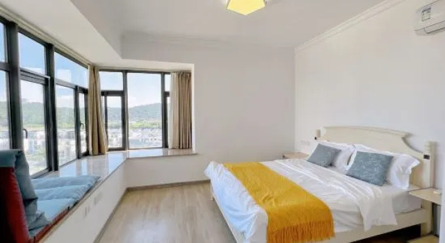 Люкс с 3 комнатами с видом на озеро Haoke Travel  Hotel
