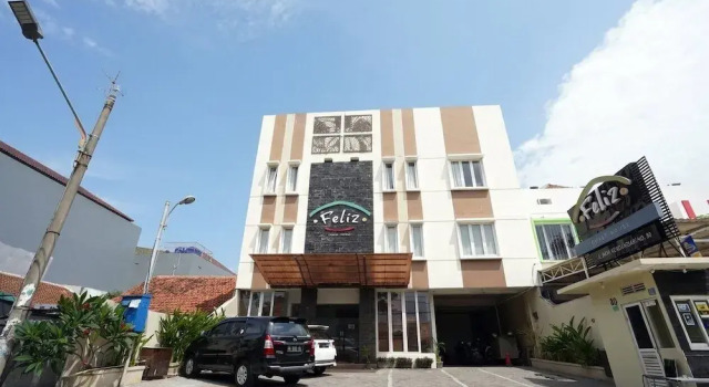 Feliz GH, Book Hotel Hoteller i Surabaya med parkering, nær Marina Plaza, Parkering