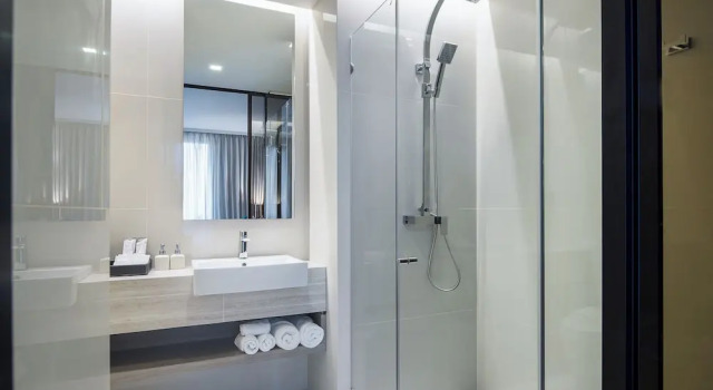 Двухместный номер Deluxe с балконом Seaphere Pattaya Hotel by Elite Suites
