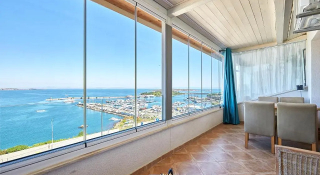 Апартаменты Fancy 1BD Apartment with Spacious Terrace and Marvelous Sea View