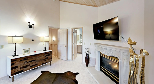 Exclusive Mountain Retreat #B - 4 Br Duplex
