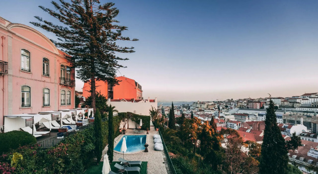 Одноместный номер Standard Мансарда с 2 комнатами Torel Palace Lisbon