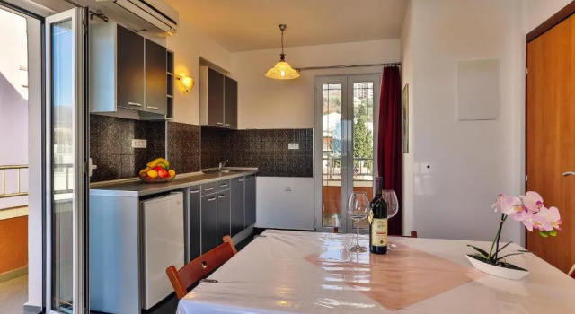 Апартаменты c 1 комнатой Apartmani Luka - Vila Brzulovic