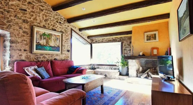 Коттедж Masia with pool and beautiful views near Girona