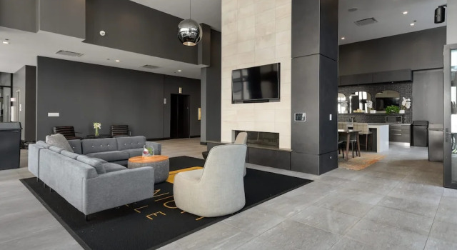 Downtown Charm 2BR Comfort Great Amenities, Забронировать Апартаменты/квартира Апартаменты Чикаго, рядом с Мемориал ветеранов Вьетнама в Чикаго, Апартаменты/квартира