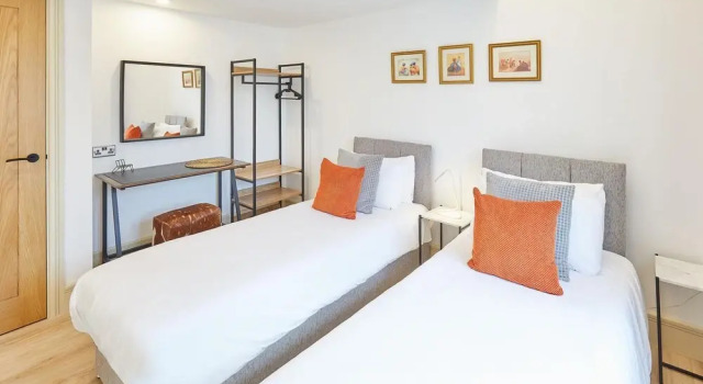 Host Stay Sunshine Cottage