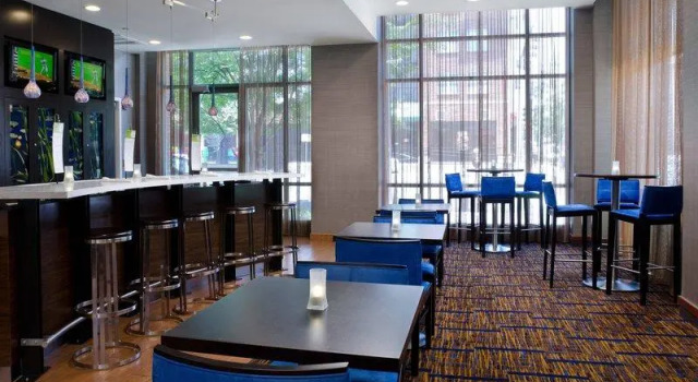 Кровать в общем номере Courtyard by Marriott Birmingham Downtown at UAB