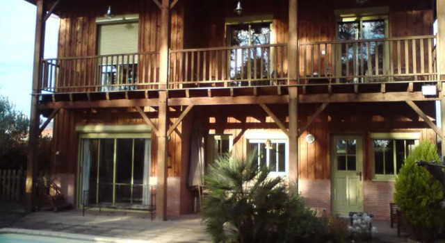 Cocoloba Chambres D'Hôtes ( à partir de 68 Euros petit dej compris ), Rezerwuj Hotel Hotele w Eysines z basenem, Basen