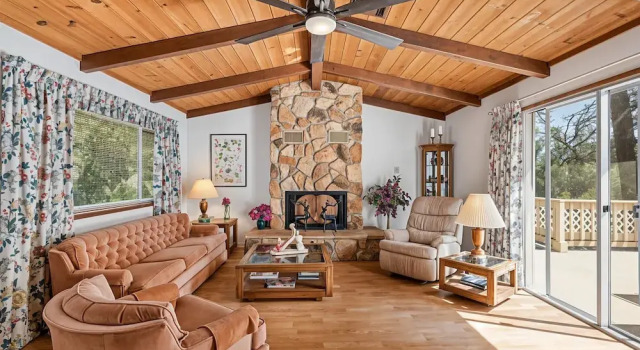 Tranquil Retreat - Home With Spacious Deck & Grill 4 Bedroom Home