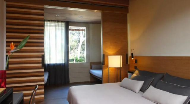 Номер Superior Hostal Empúries