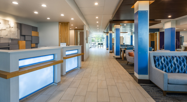 Holiday Inn Express & Suites Greenwood Mall by IHG, Забронировать Отель Отели Южной Каролины с парковкой, Парковка