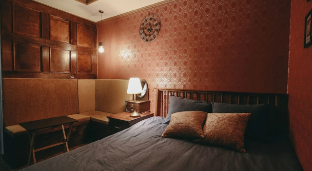 Antique House