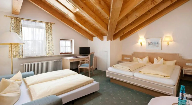 Семейный номер Standard Hotel Filser