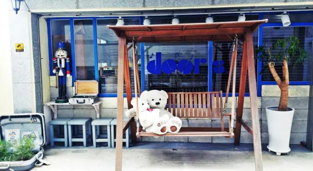 Doors Guesthouse Hongdae, Забронировать Отель Мапхогу Сеул, рядом с Магазин Butter zakka