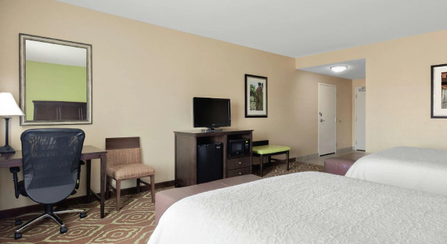 Четырёхместный номер Standard Hampton Inn & Suites San Luis Obispo