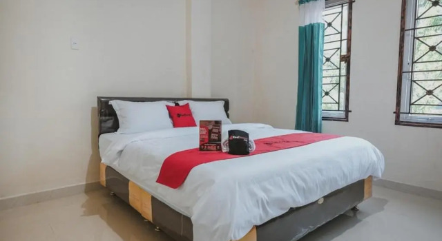 Двухместный номер Standard RedDoorz near Ringroad City Walks Medan