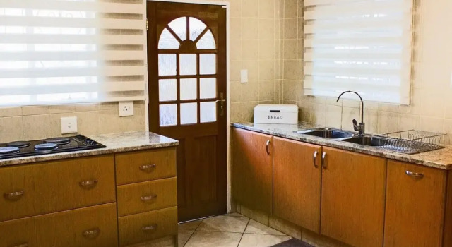 Коттедж Madison House & Cottages