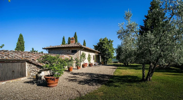 Вилла Oliveta a Retreat Surrounded by Olive Trees