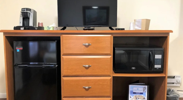 Четырёхместный люкс Blue Coast Inn & Suites