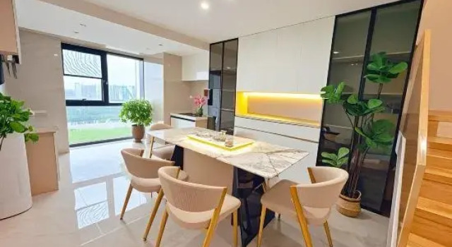 Люкс Youjia Selected Homestay (Central City Rainbow International)
