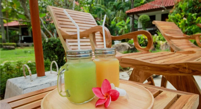 Locals Villa Hotel