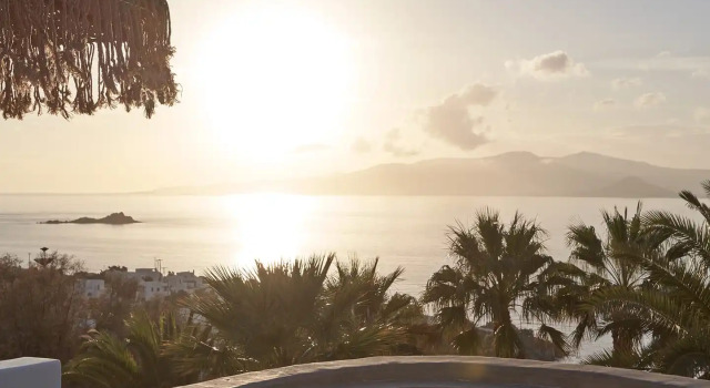 Вилла с 4 комнатами с видом на море Hill Club Naxos