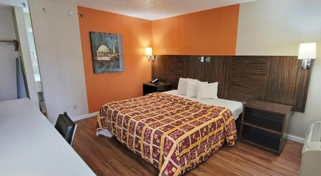 Номер Standard Studios & Suites 4 Less Charlotte
