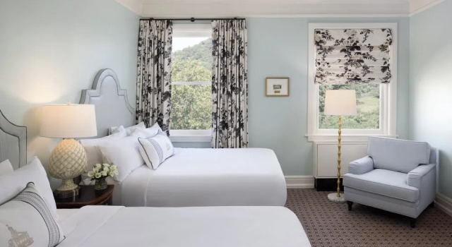 Четырёхместный номер Executive The Omni Homestead Resort & Spa