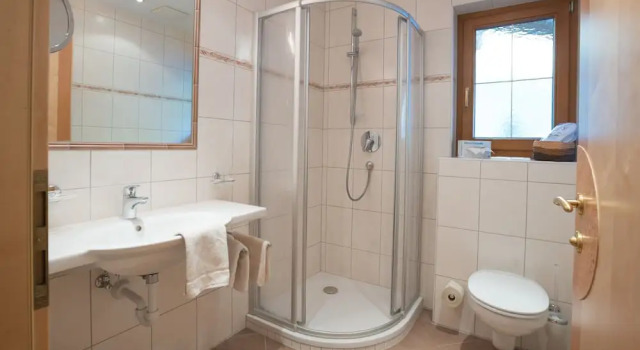 Трёхместный номер Standard с балконом и с красивым видом из окна Superior Hotel Persal