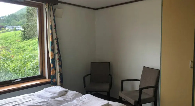 Jølster Lake View, Buchen Sie Hotel Hotels in Sogn og Fjordane mit Parkplatz, Parkplätze